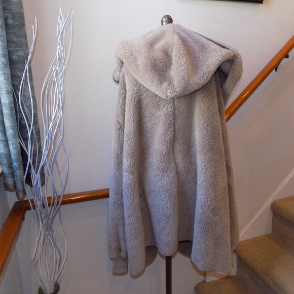 ZENANA Beige Sherpa Teddy Hooded Jacket Plus Size 2X - Picture 2 of 2